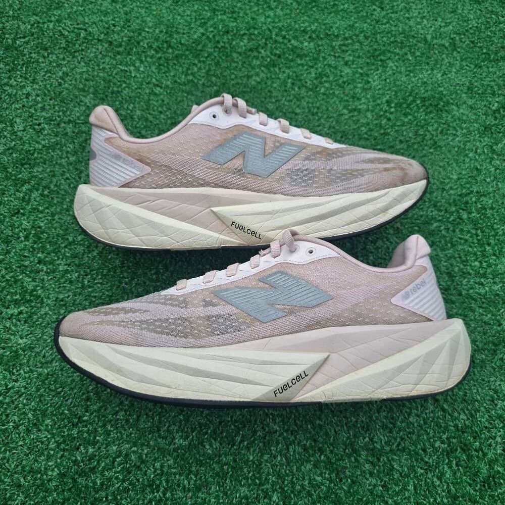 New Balance FuelCell Rebel v4 - Women's Runnig shoes - Size 9.5